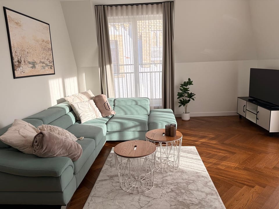 Communal lounge/ TV room, TV and multimedia, Living room, Seating area