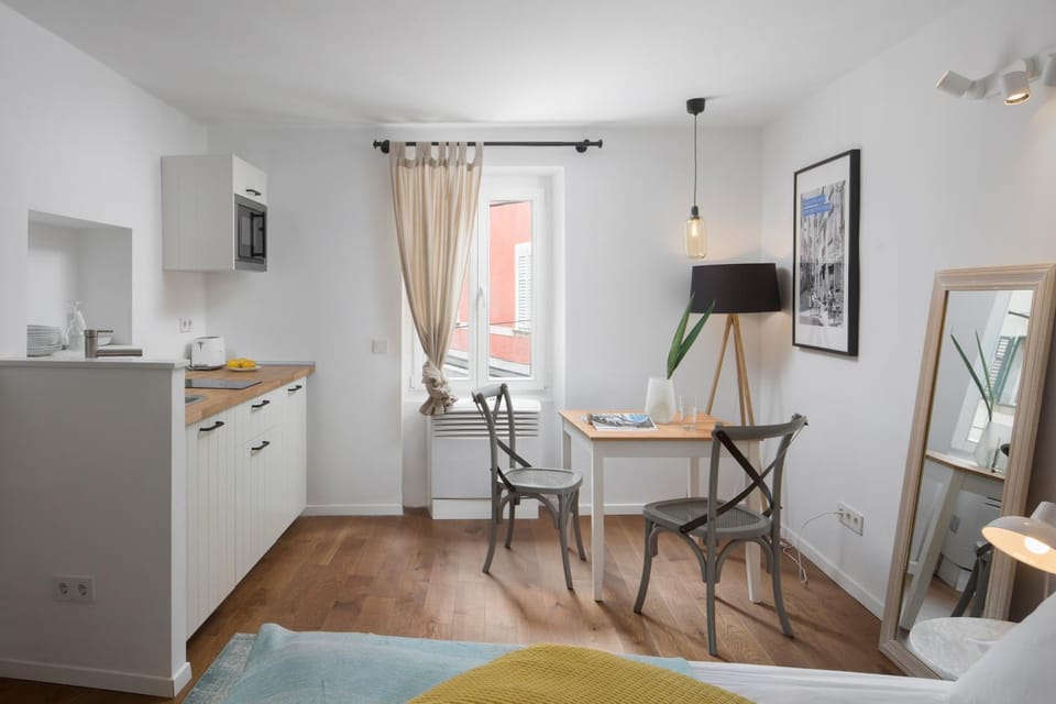 Living room, kitchen