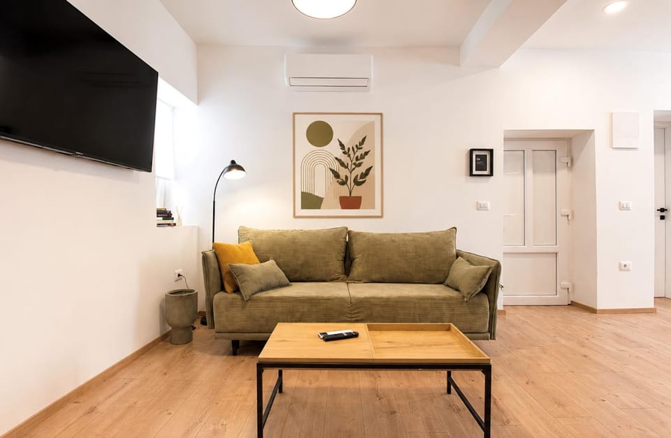 Living room, air conditioner