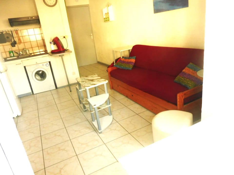 Living room, stove
