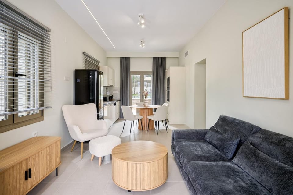 Kitchen or kitchenette, Living room, Seating area