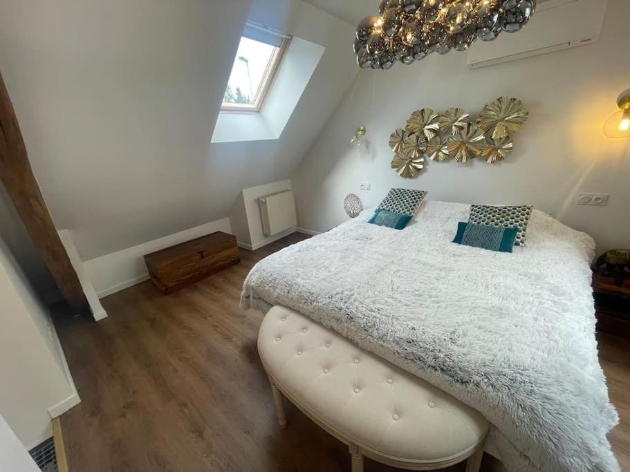 Le Duplex Balnéo Maison climatisée House in Île-de-France