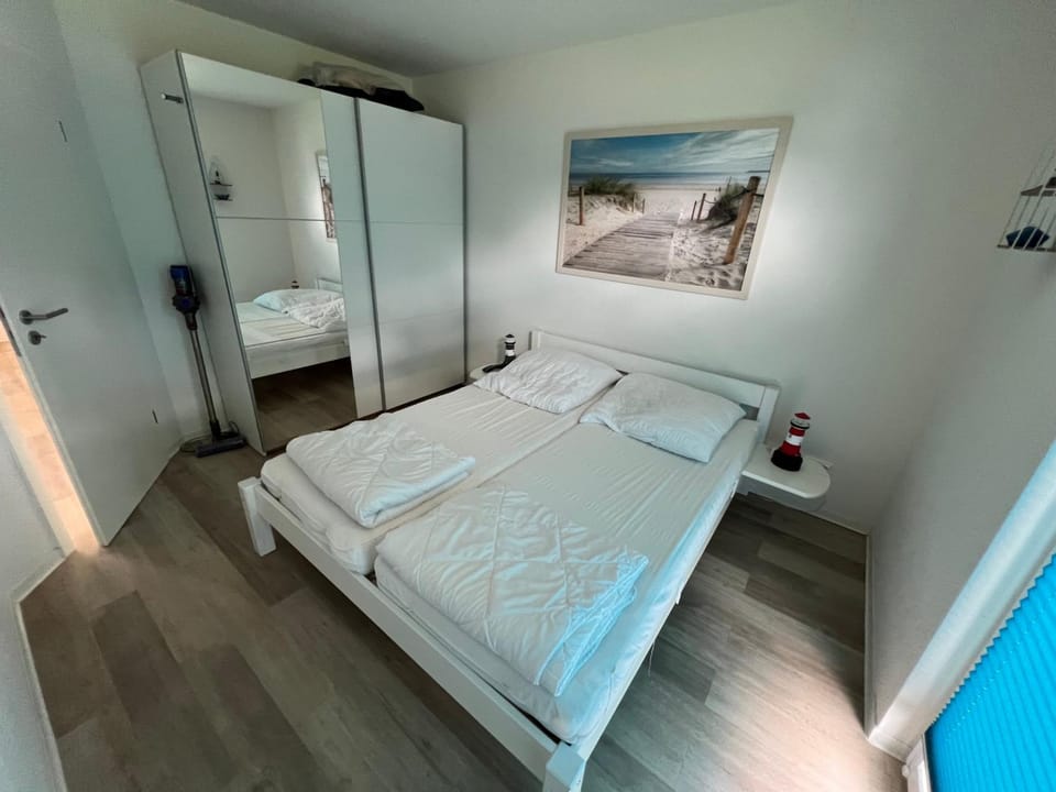 Bed, Bedroom, wardrobe