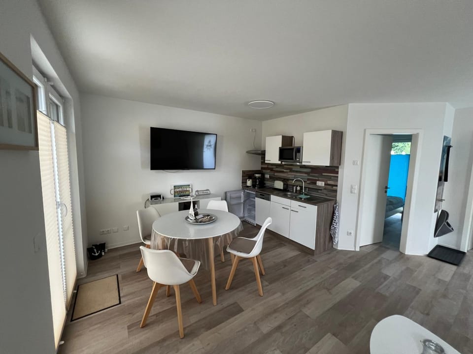 TV and multimedia, Kitchen or kitchenette, Dining area