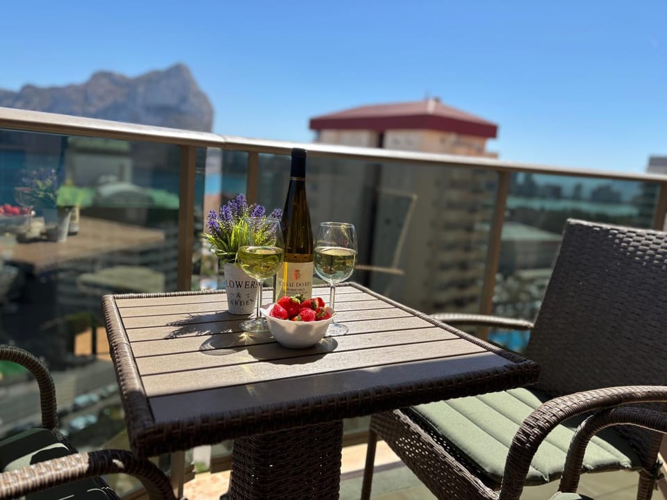 Day, Natural landscape, View (from property/room), Balcony/Terrace