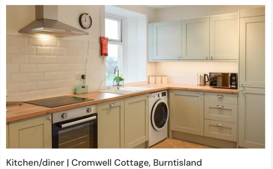 Kitchen or kitchenette, stove, washing machine