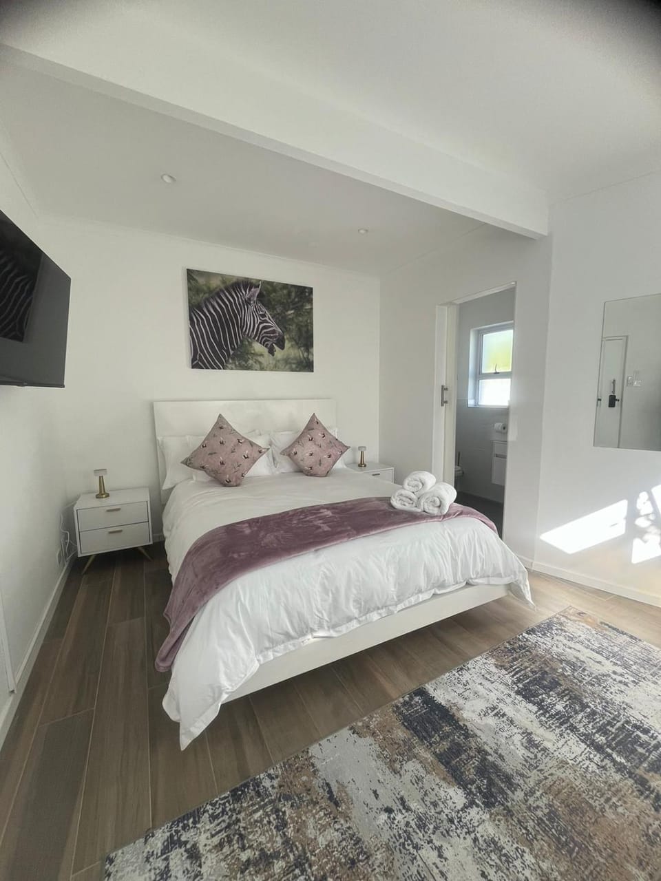 Bathroom, Photo of the whole room, Bedroom