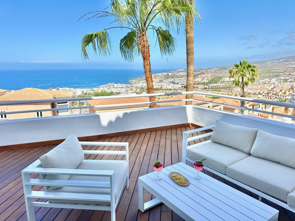 View (from property/room), Balcony/Terrace, Sea view