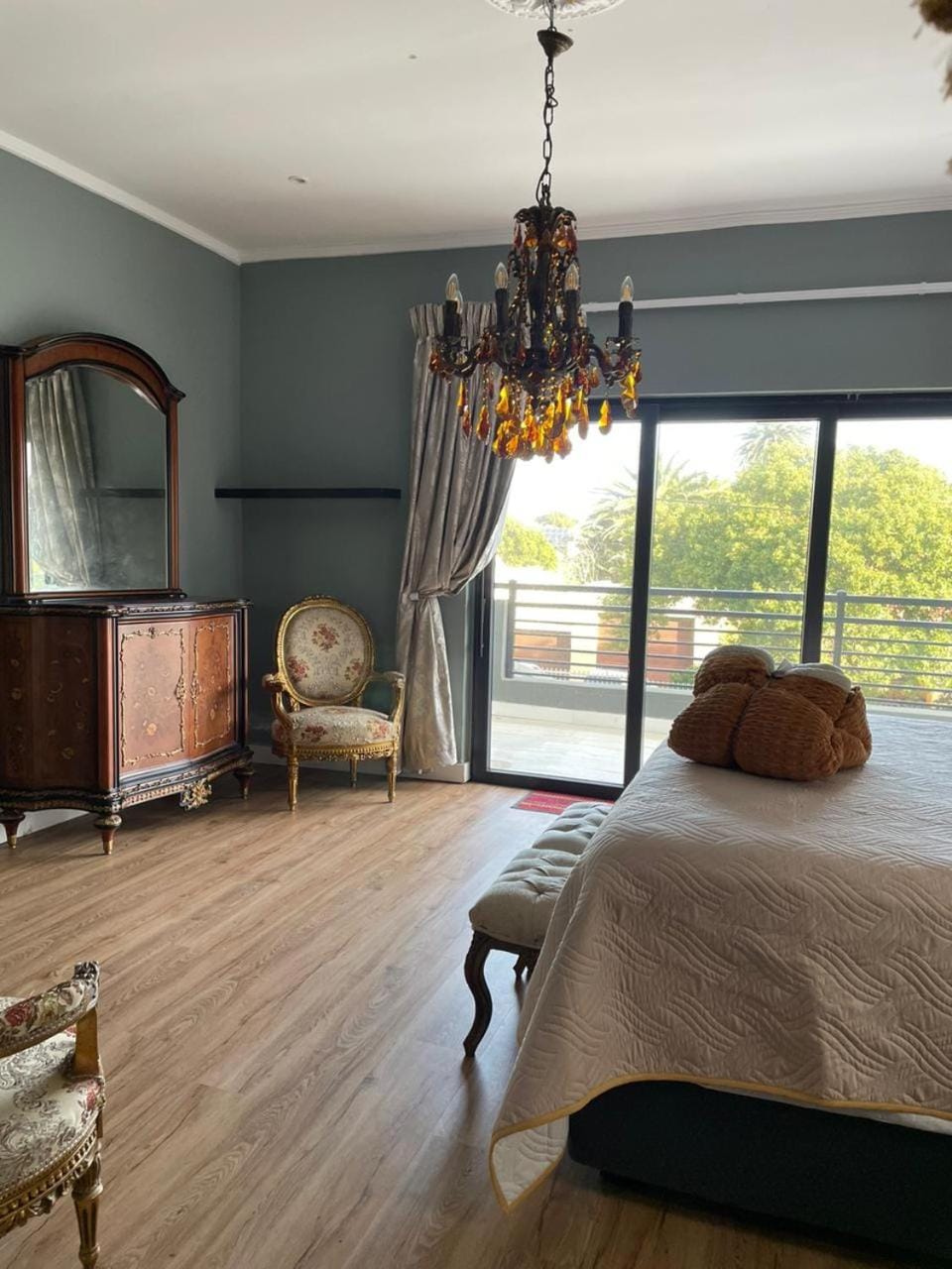Photo of the whole room