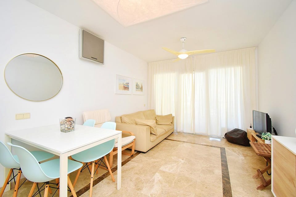 EXPOHOLIDAYS - Galeon PUERTO DEPORTIVO Apartment in Andalusia