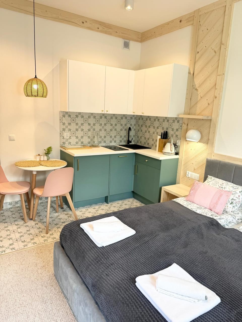 Kitchen or kitchenette, Photo of the whole room, Dining area
