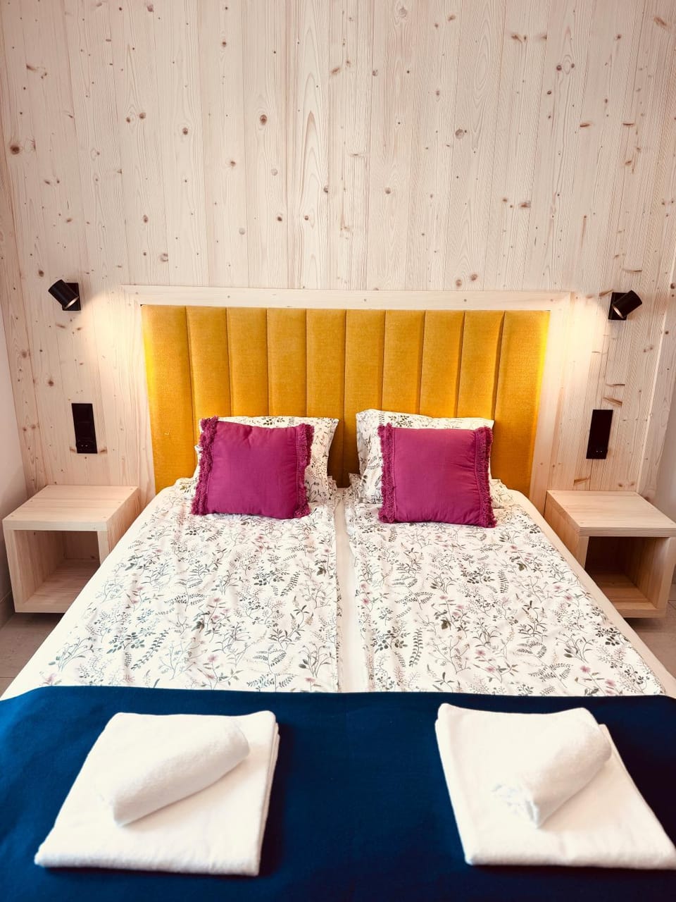 Bed, Photo of the whole room