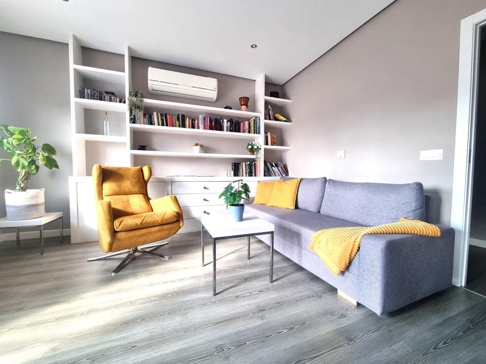 Game Room, Living room