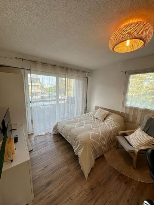 Bed, Photo of the whole room