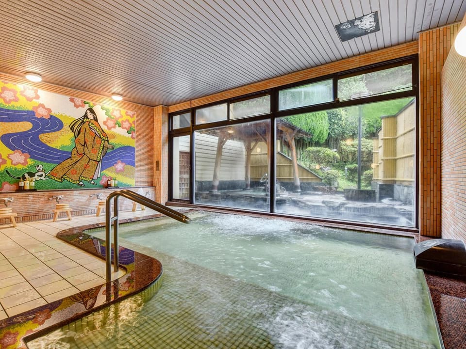 Hot Tub, Public Bath
