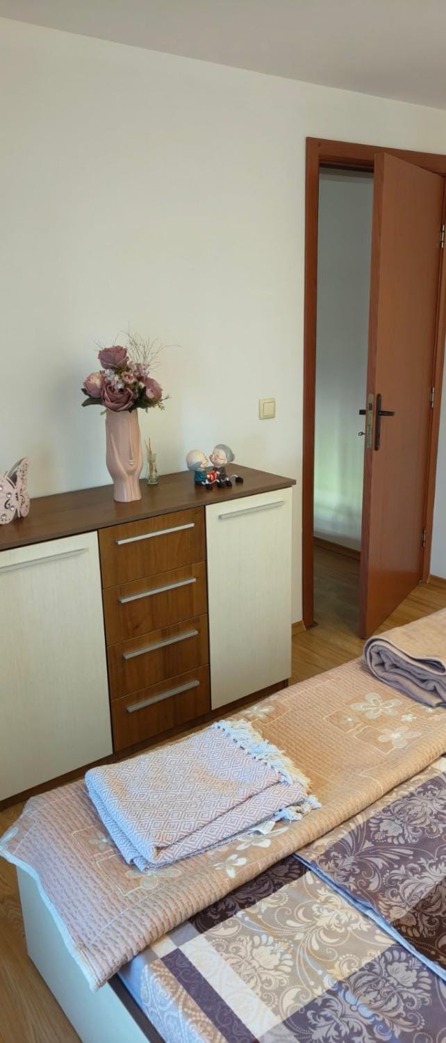 Bed, Photo of the whole room, Bedroom, wardrobe