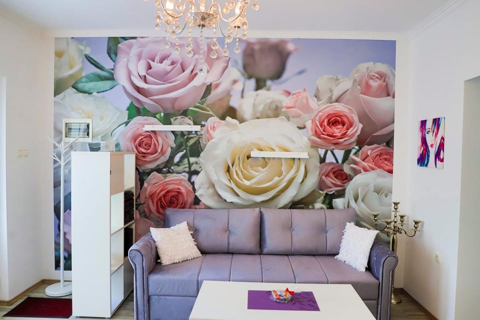 Living room, Decorative detail, Seating area