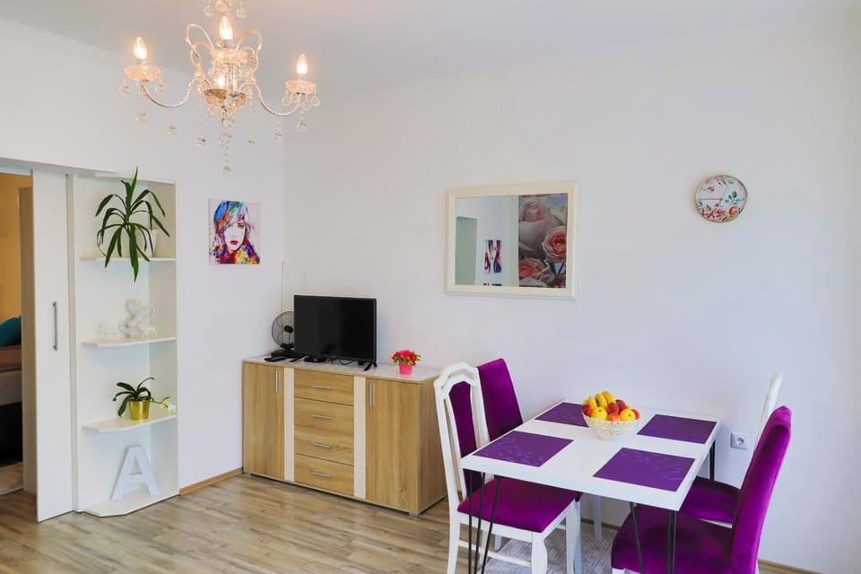 TV and multimedia, Dining area