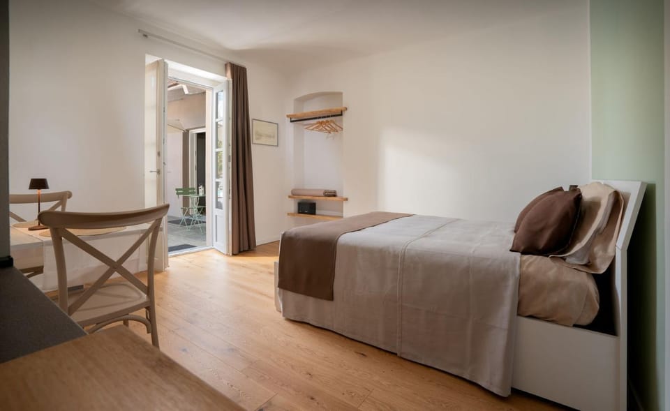 Bed, Living room, Photo of the whole room, Seating area, Bedroom