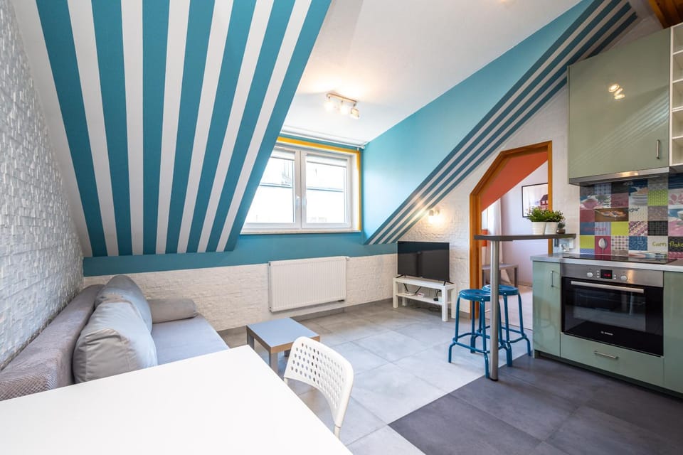 TV and multimedia, Kitchen or kitchenette, Living room