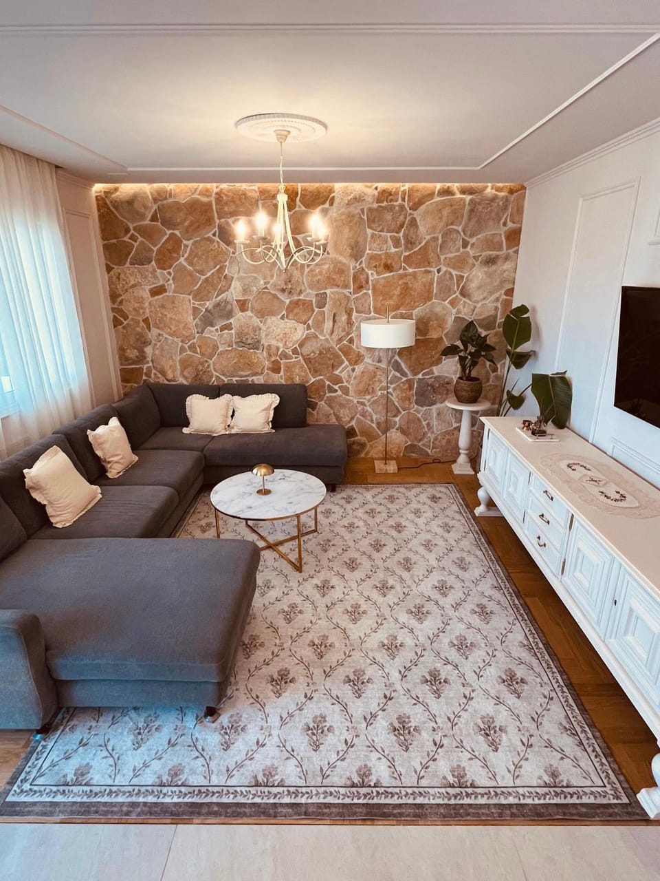TV and multimedia, Living room, Seating area