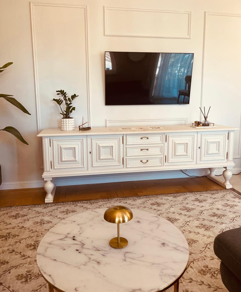 Communal lounge/ TV room, TV and multimedia, Living room, Seating area