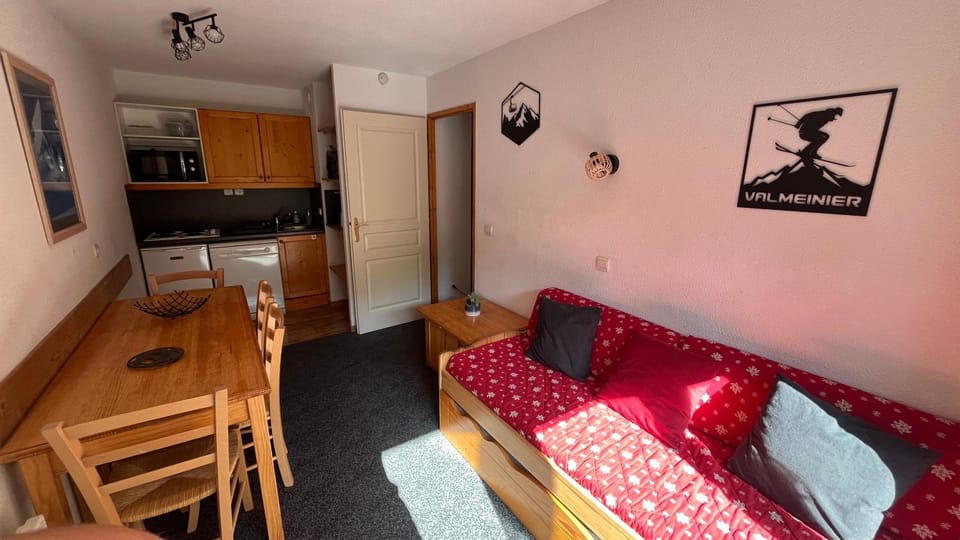 Living room, Dining area, kitchen