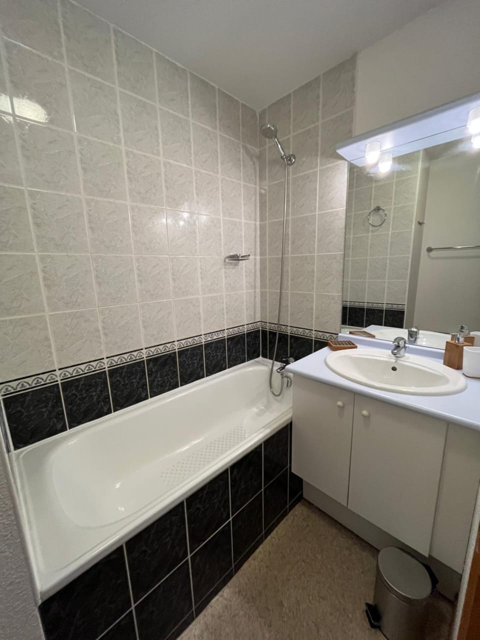 Bathroom, Bath, hair dryier