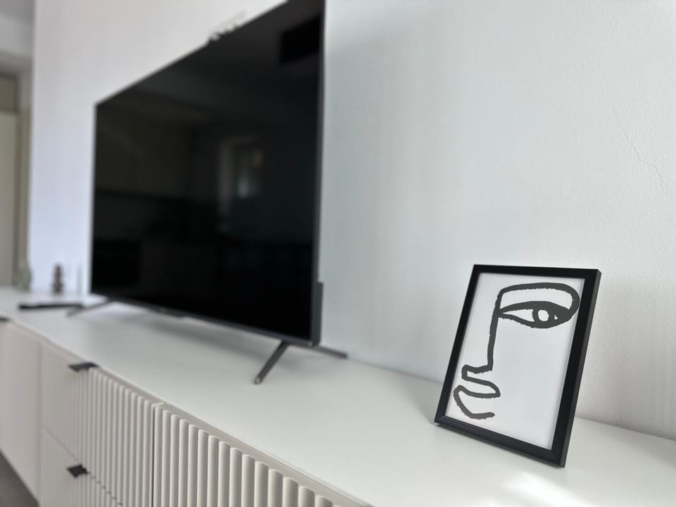 TV and multimedia, Decorative detail