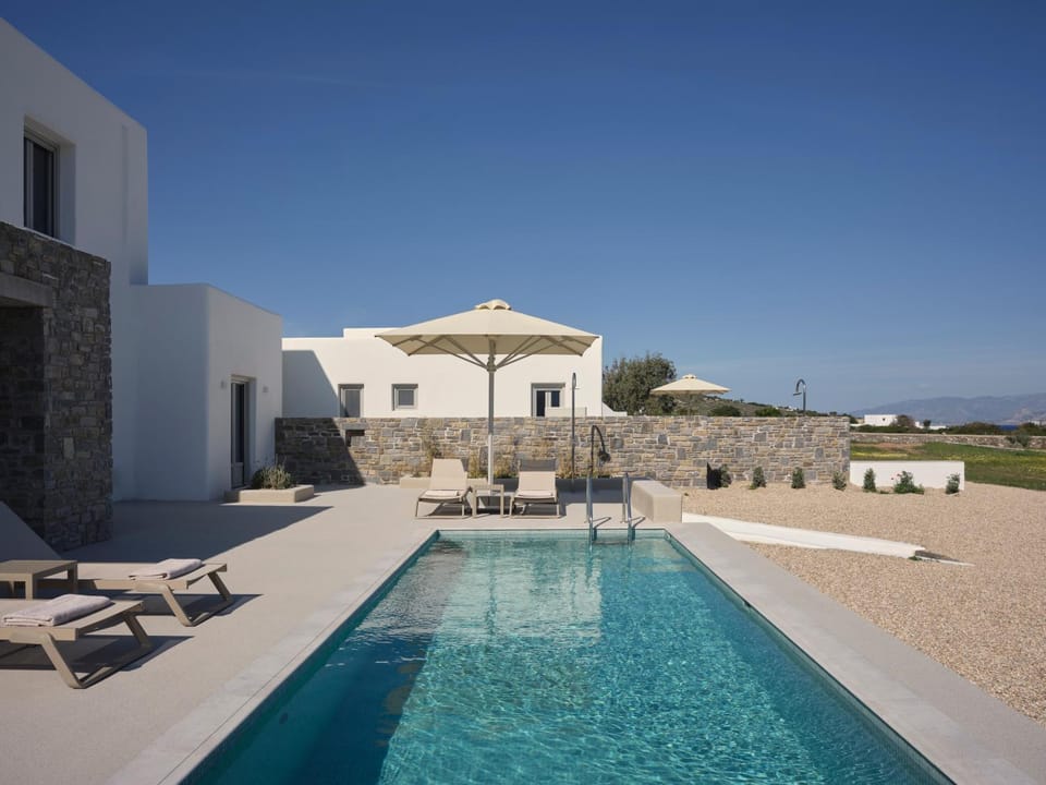 Shower, Property building, Patio, Day, Natural landscape, Summer, Garden, View (from property/room), Pool view, Swimming pool, sunbed