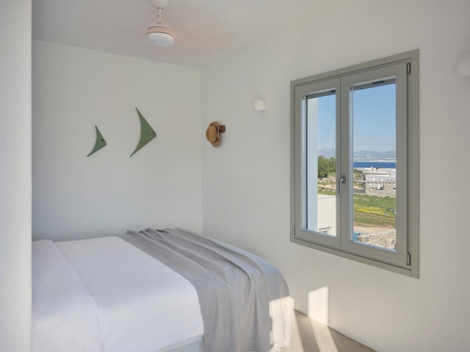 Bed, Day, Natural landscape, View (from property/room), Decorative detail, Bedroom, Sea view, Sunrise