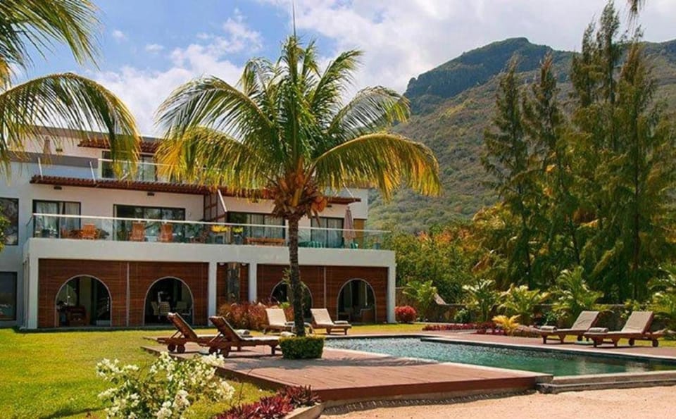 Property building, Pool view