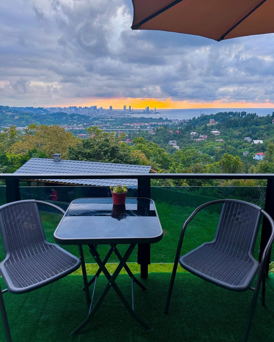 Day, Balcony/Terrace, City view, Mountain view