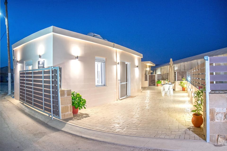 Property building, Facade/entrance, Night, Balcony/Terrace