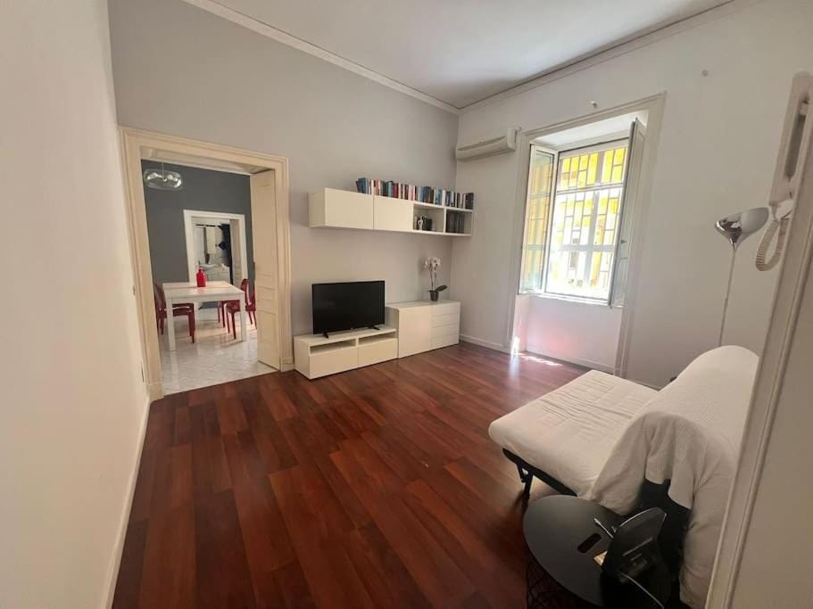 TV and multimedia, Living room, Photo of the whole room, air conditioner