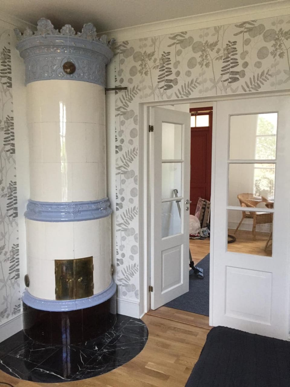 Living room, fireplace