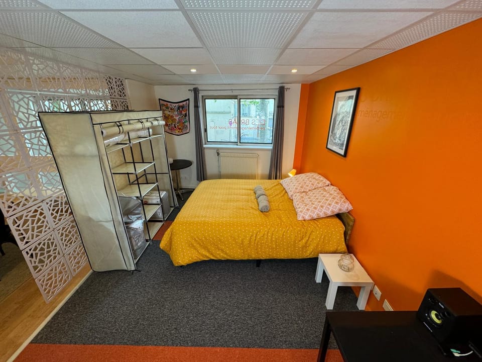 Bed, Photo of the whole room, Bedroom, wardrobe