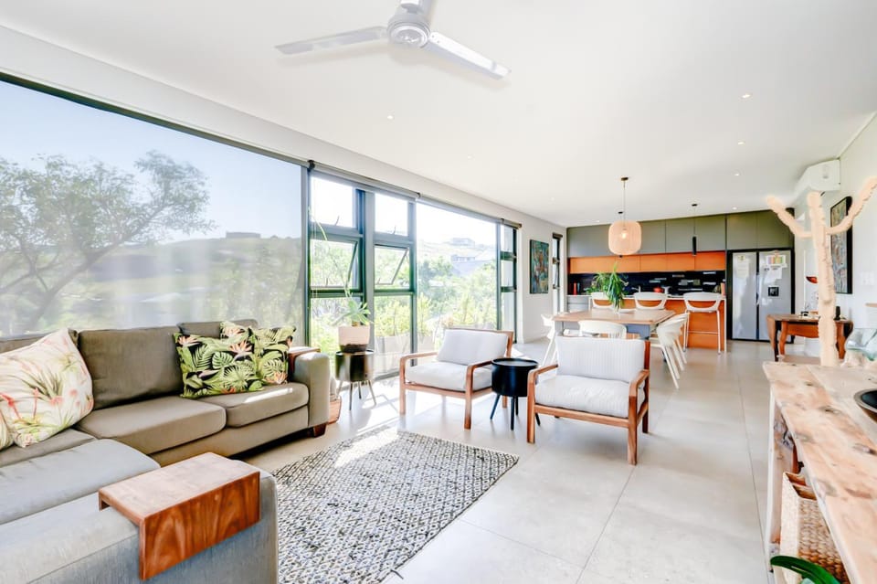 Natural landscape, Kitchen or kitchenette, Living room, Seating area, Dining area, stove