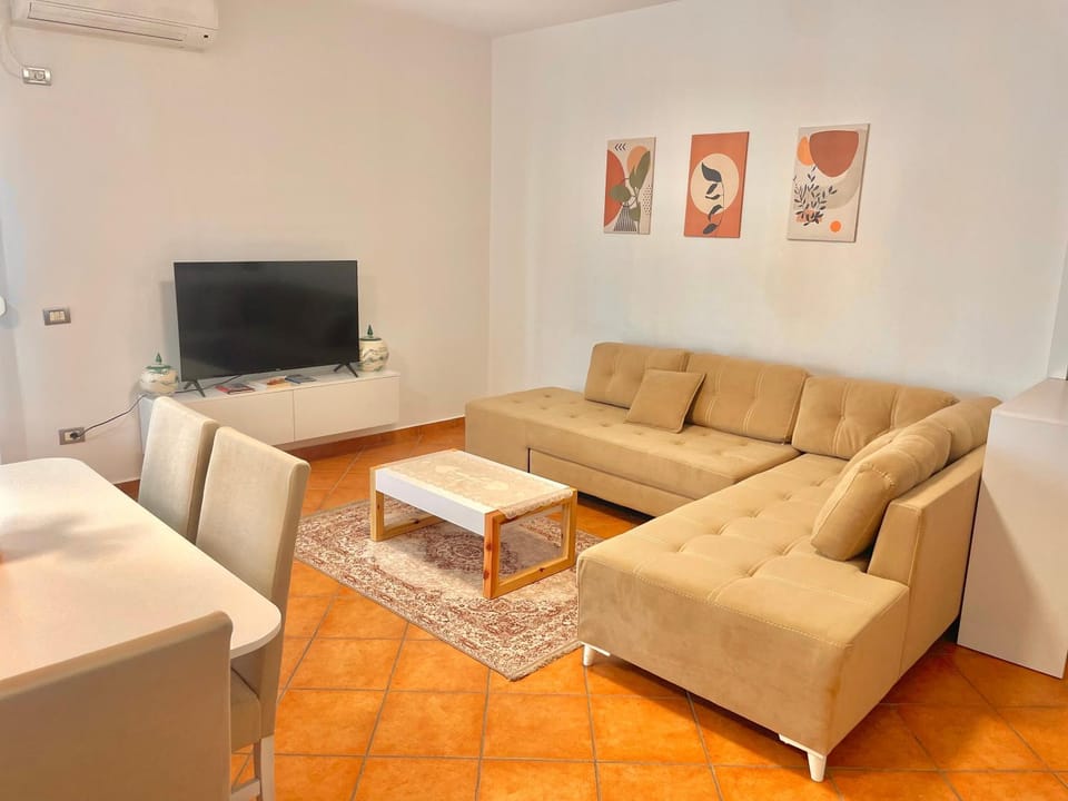 TV and multimedia, Living room, Seating area, air conditioner