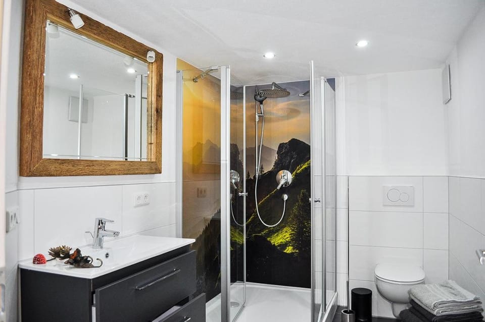 Shower, Bathroom, towels