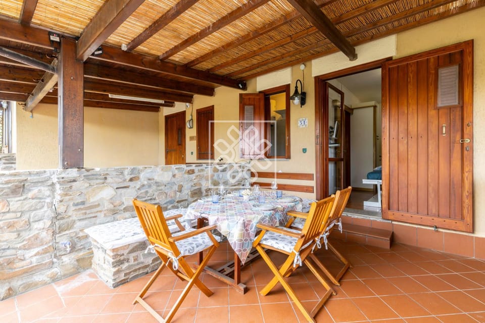 Patio, Dining area