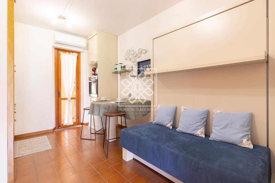 Bed, Living room