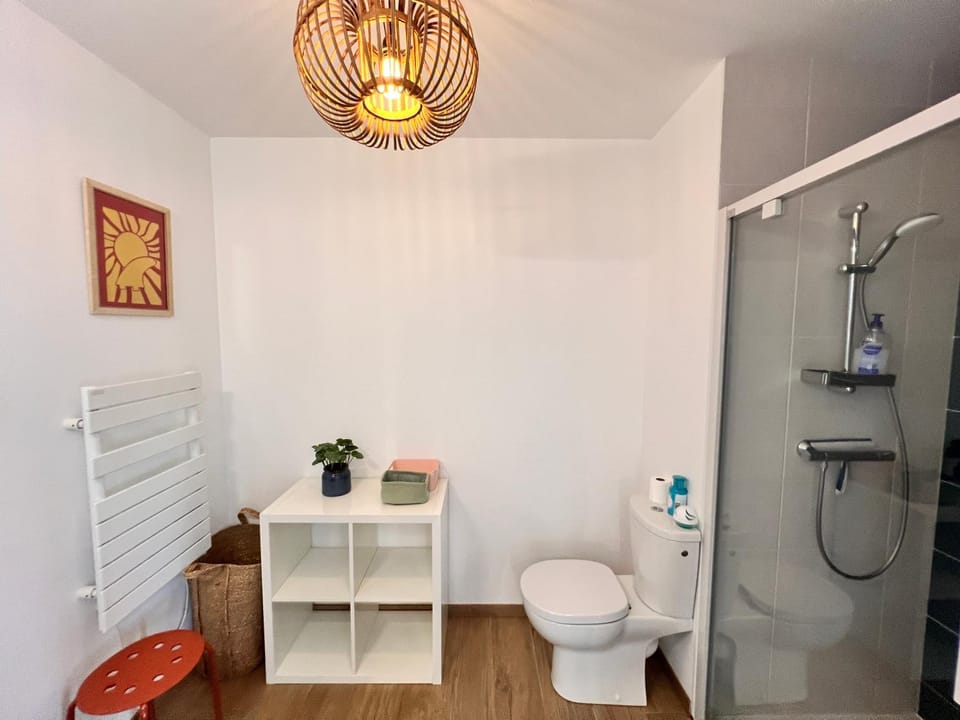 Shower, Toilet, Bathroom