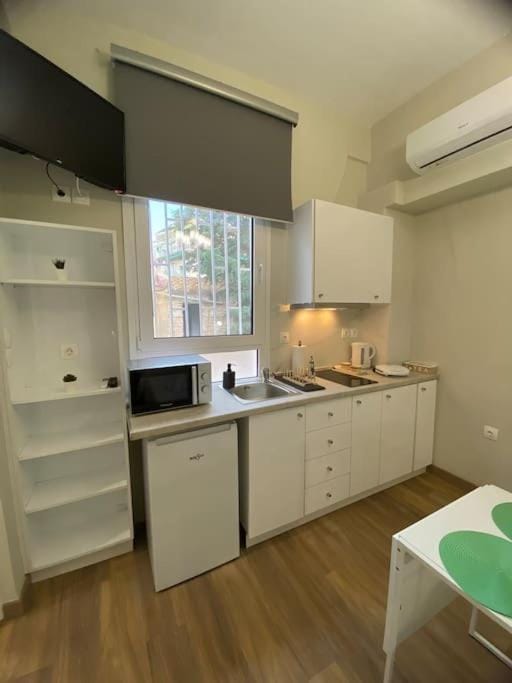 Olive Room Apartment in Athens