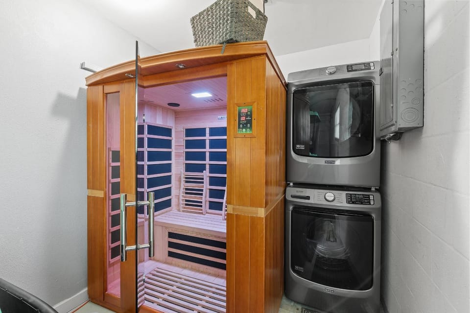 Aqua Beach Bungalow House in New Smyrna Beach