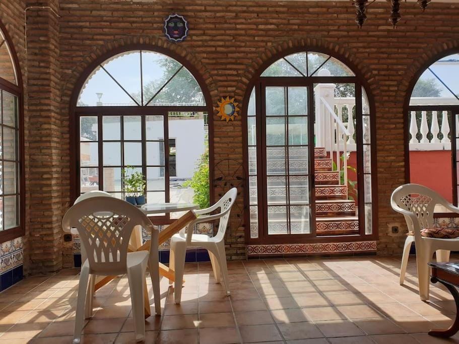 Villa Familiar con Piscina Privada y Barbacoa cerca de Sevilla House in Sierra Norte de Sevilla