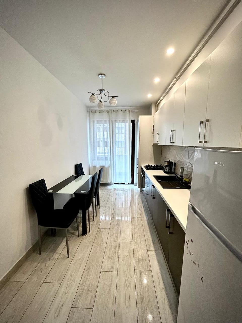 Kitchen or kitchenette, Dining area, oven, stove