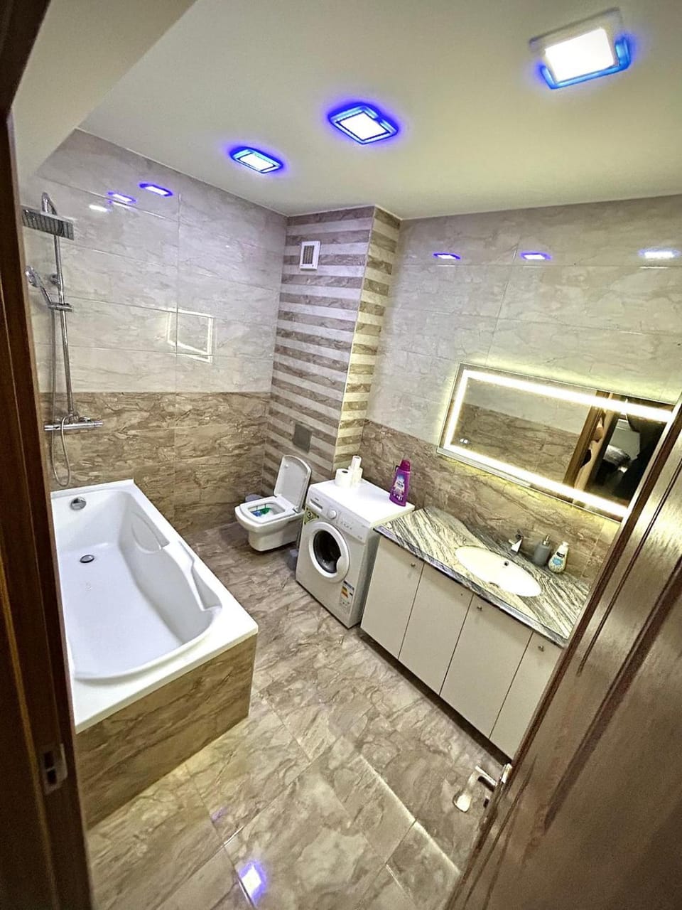 Toilet, Bathroom, Bath