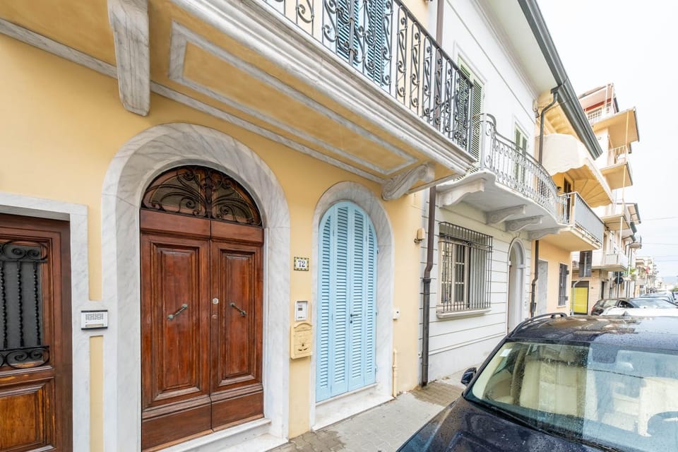 Property building, Street view