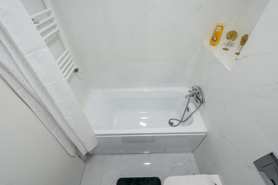 Bathroom, Bath